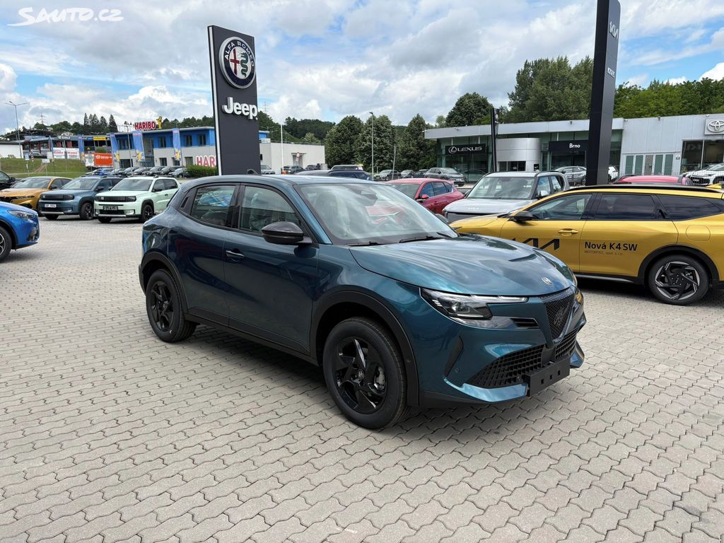 Alfa Romeo Junior, Ibrida 1.2 Turbo Hybrid 145k e
